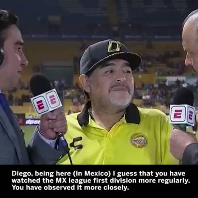 بالفيديو.. مارادونا يعجز عن الرد على سؤال في أغرب مقابلة