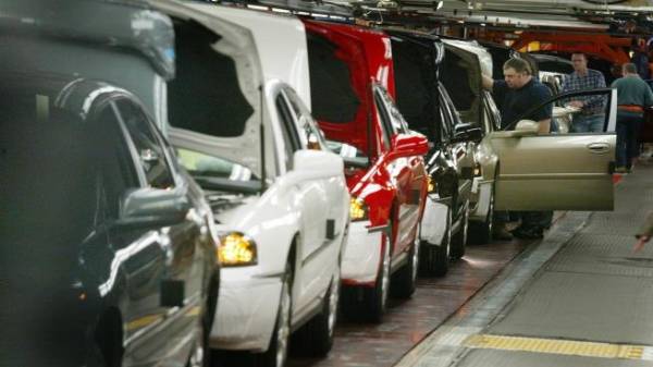 ضربة ساحقة تضرب جنرال موتورز وسيارات الجميس  في مهب الريح بسبب اغلاق المصانع وتصريح العمال