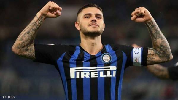 نجم كرة يرد جميل زملائه ويفاجئهم بهدية فاخرة