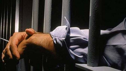 المفرق .. مطالب بالسماح لــ سجين حضور تشييع طفله قضى في حفرة امتصاصية