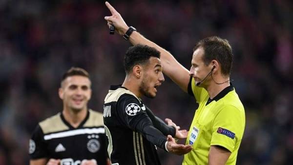 بسبب القرآن الكريم.. نجم عربي يرفض ارتداء قميص منتخب أوروبي عريق