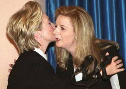 اسرار تكشفها كلينتون في كتابها ..