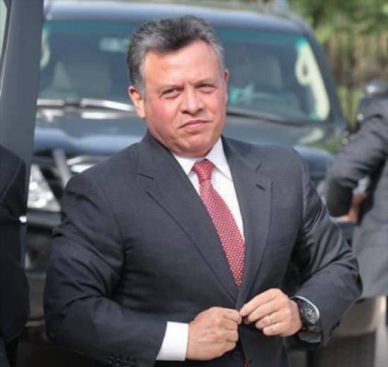 الملك يغادر الى واشنطن لحضور جنازة بوش الاب