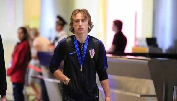 بعد الكرة الذهبية.. مودريتش يحسمها للأبد مع ريال مدريد