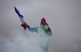 على غرار انتفاضات 2011.. فرنسا تواجه ثورة الفيسبوك