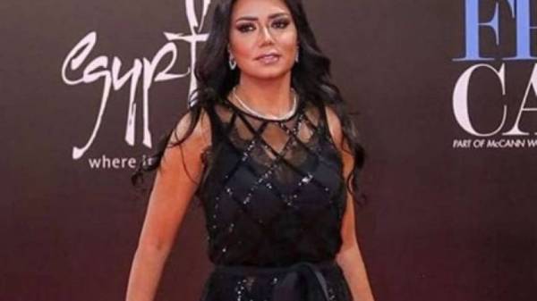 انتهاء أزمة الفستان الذي شغل الرأي العام بمصر