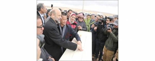 الرزاز: قرارات حكومية فورية لحل معيقات وتحديات العمل في محافظة الطفيلة