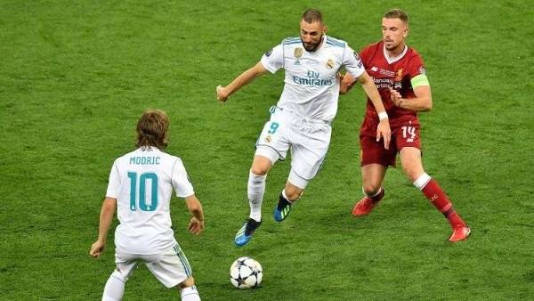 مودريتش: المشجعون لا يدركون مدى أهمية بنزيما!