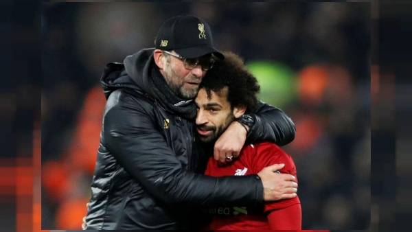 كلوب يكيل المديح لصلاح المذهل.. وإنقاذ العمر