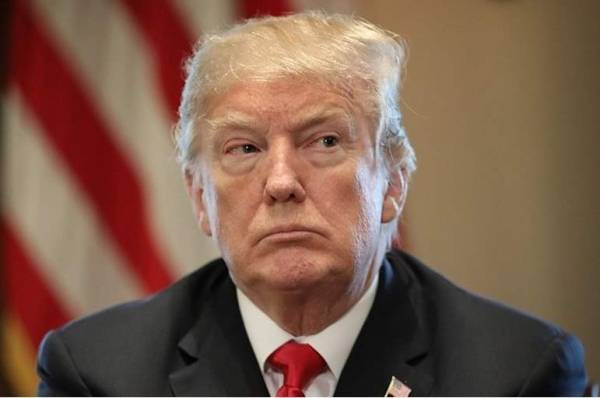 ترمب يكذب محاميه !!