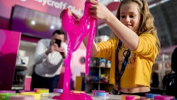 تحذير للآباء.. ابعدوا هذه اللعبة السامة عن أيدي الأطفال