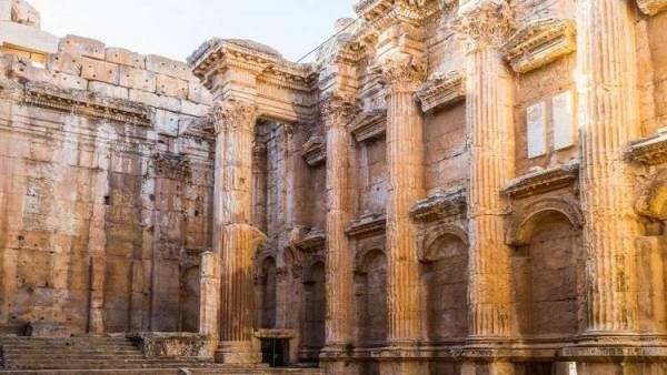 شاهد صورة نادرة للملك سعود بن عبد العزيز في قلعة بعلبك اللبنانية