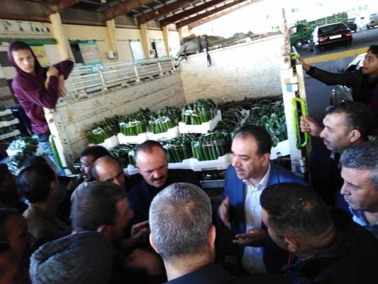 السوق الزراعي محفوف بالمخاطر والشحاحدة يؤكد سنعمل على مساعدة المزراعين