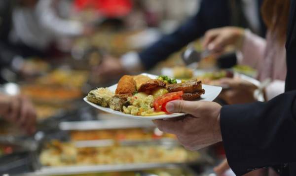 زفاف يتحول إلى مأساة بسبب البوفيه .. تفاصيل