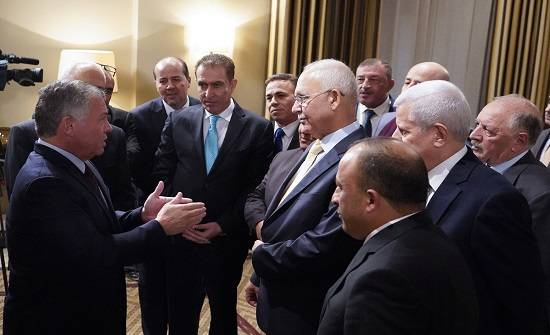 جلالة الملك يلتقي بـ رؤساء النقابات المهنية