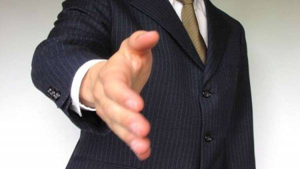 الدنمارك: لا جنسية بدون مصافحة