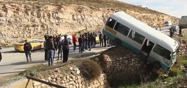 اصابة اربعة اشخاص بحادث سير بالكرك