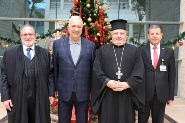  الشرق الأوسط تحتفي بذكرى ميلاد المسيح عليه السلام وتضيء شمعة السلام