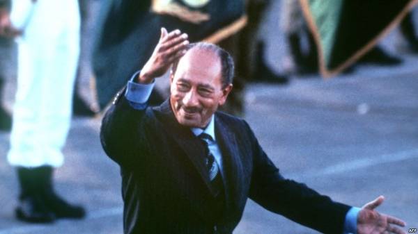 مؤرخ مصري يكشف خفايا إعلان السادات عن زيارة إسرائيل