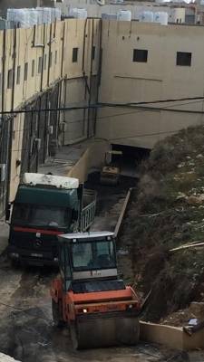 امانة عمان ترد حول تقرير اساطيلها  التي تحركت لتزفيت مدخل عمارة بتلاع العلي