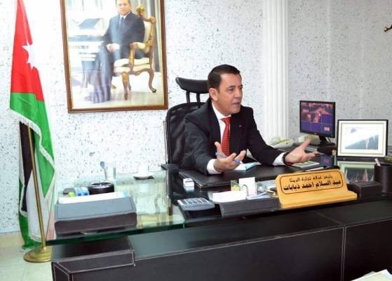 رئيس غرفة تجارة الرمثا ينفي اصدار رخص مهن مخالفة