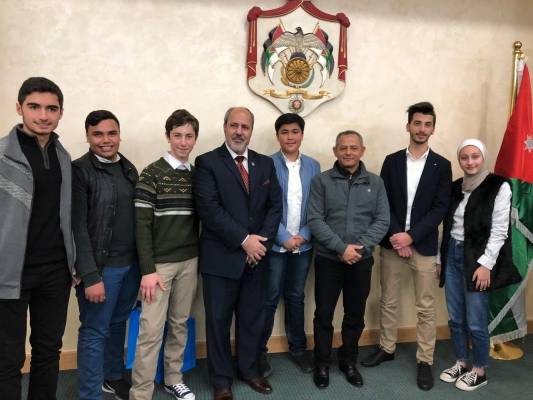 مجلس النواب  اللجنة الإدارية تكرم طلبة النظم الحديثة المتميزين