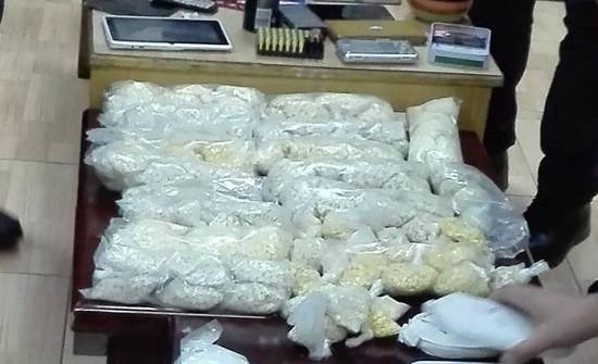 بالصور : القبض على شخصين وضبط حشيش ومخدرات في ناعور