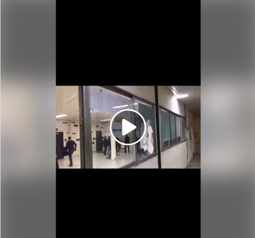 بالفيديو .. تقاذف كراسي وتحطيم زجاج النوافذ اثر مشاجرة في نادي الوحدات