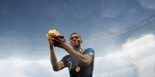 مبابي يهزم رونالدو وميسي.. ويحطم رقما قياسيا جديدا