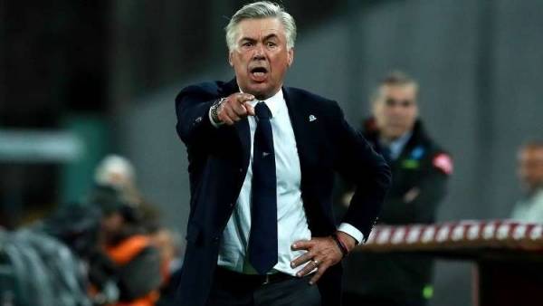 نابولي يهدد بالانسحاب من مباريات الدوري الإيطالي