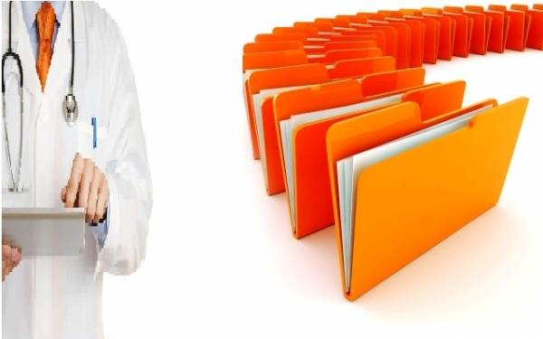 ملفات طبية هامة بحاجة الى من  ينتشلها  من غرقها ..تفاصيل