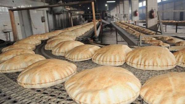 المخابز تلوح برفع اسعار الخبز العام القادم
