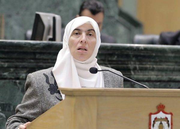 طهبوب في كلمة جرئية عن الموازنة لا انظر من ثقب الباب الى وطني و لكن ..