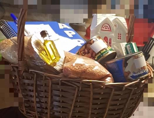 طهبوب تقدم سلة غذاء للحكومة والمعشر يرد خليها معك !!