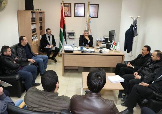 لقاء في عمان العربية يعرض لفرص دراسة تخصص علوم الطيران