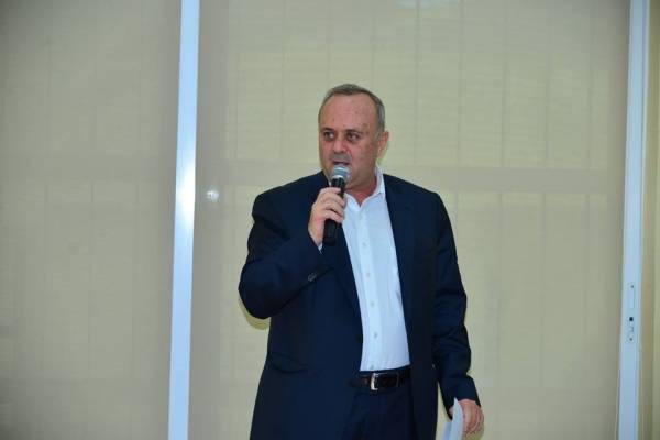 الطباع : هموم وتحديات القطاع التجاري كبيرة وتحتاج إلى العمل الجاد