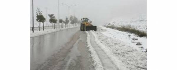 المناطق المتوقع تساقط الثلج فيها مساء الأحد