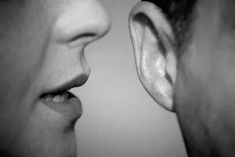 مركز الأزمات : 22 إشاعة في 36 ساعة ...هل هي صدفة