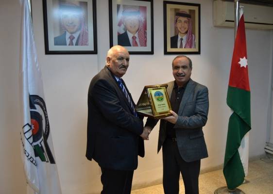 مذكرة تفاهم بين كلية الزرقاء التقنية المتوسطة والخط الحجازي