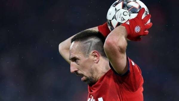 بالفيديو .. ريبري يشتم منتقديه بسبب شريحة اللحم الذهبية