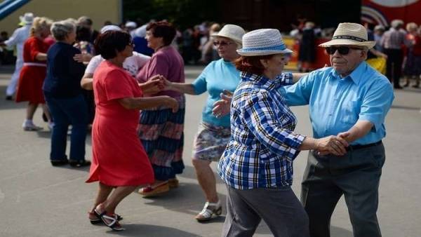 قرية المسنين السعداء رغم معاناتهم من الخرف