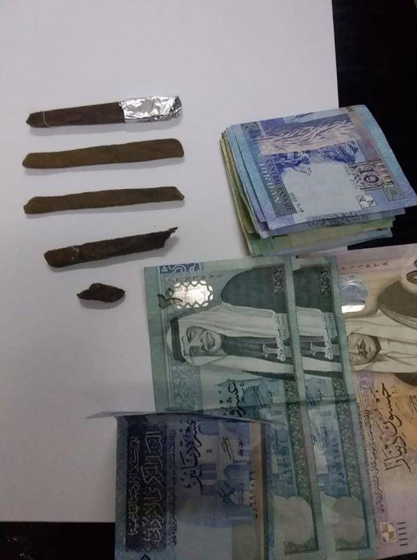 ضبط مروج للمخدرات عبر مواقع التواصل الاجتماعي