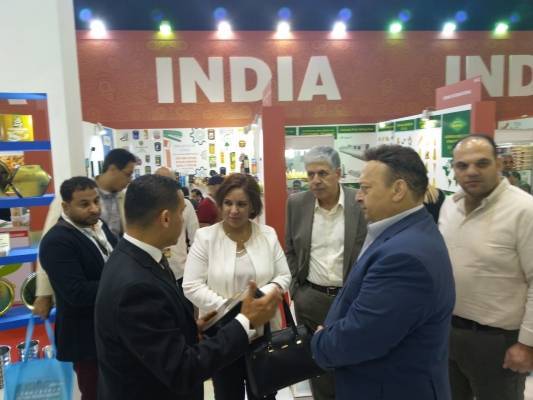 رائد حماده والقنصل الاردني في دبي يفتتحان الجناح الاردني في معرض جلفود بدبي ... شاهد الصور