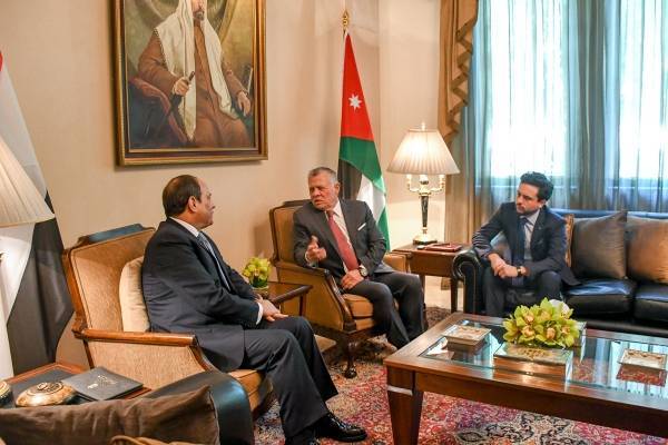 الملك والسيسي يتفقان على تعزيز التعاون المشترك