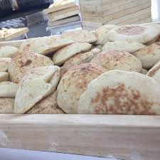 الواح خشبية لنقل الخبز غير صالحة للاستخدام في المفرق ..!!