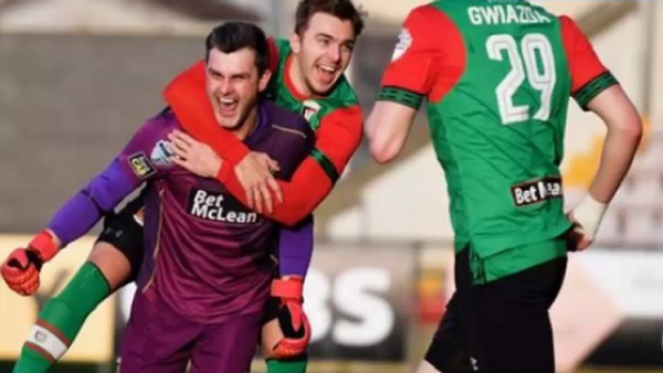 شاهد.. حارس مرمى يسجل هدفا عالميا عابرا للقارات