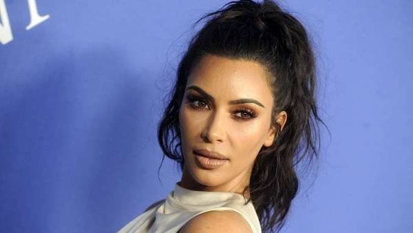 سعر خيالي لأسنان كيم كاردشيان الماسية! (صورة)