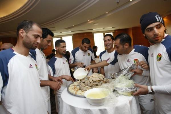 مفاوضات بين النشامى ومدربهم فيتال حول السماح لهم بالمنسف