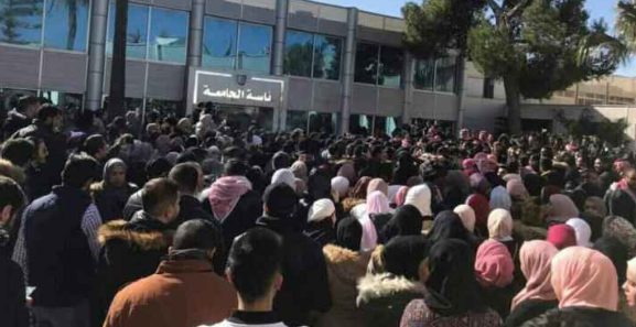 الزعبي يعيد الحراك إلى السلط ويثير سخط الطلاب على الحكومة .. من يكبح جماحه !!