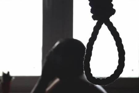 طفل ينهي حياته بسلك الريسفر